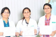 doctors-with-certificate